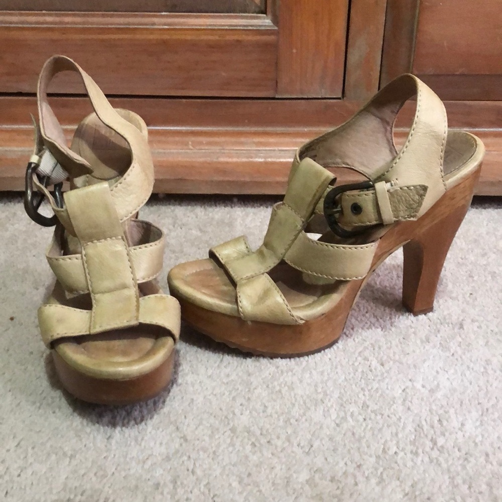 Frye leather platform heel sandals size 7.5